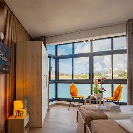 Sunny House With Jacuzzi - Steps From The Sea Appartement