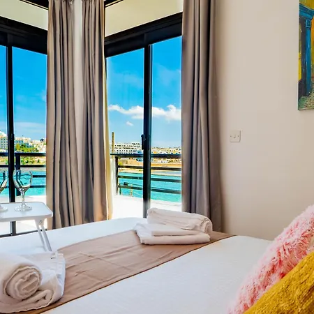 Sunny House With Jacuzzi - Steps From The Sea * St. Paul's Bay