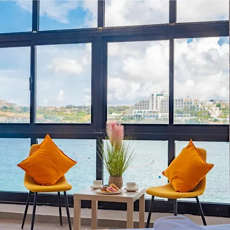 Sunny House With Jacuzzi - Steps From The Sea Appartamento St. Paul's Bay