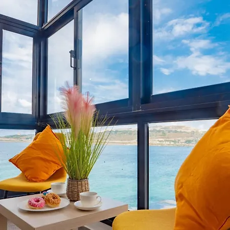 Sunny House With Jacuzzi - Steps From The Sea * St. Paul's Bay
