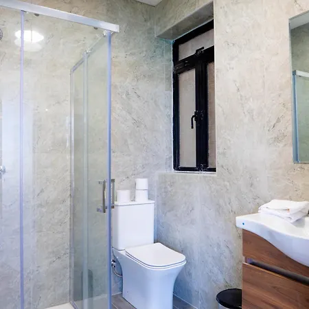 Sunny House With Jacuzzi - Steps From The Sea St. Paul's Bay
