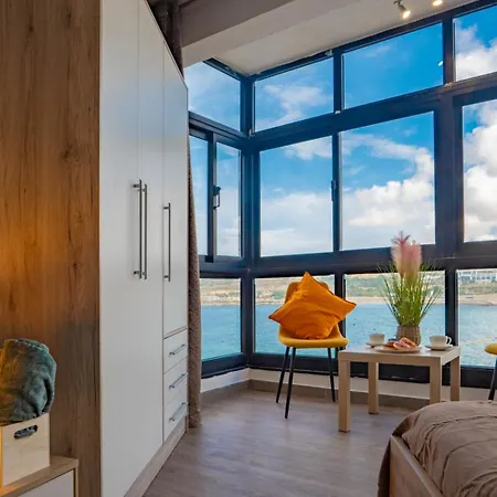 Sunny House With Jacuzzi - Steps From The Sea *