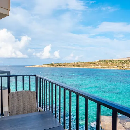 Sunny House With Jacuzzi - Steps From The Sea * San Pawl il-Baħar