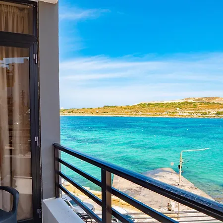 Sunny House With Jacuzzi - Steps From The Sea * San Pawl il-Baħar